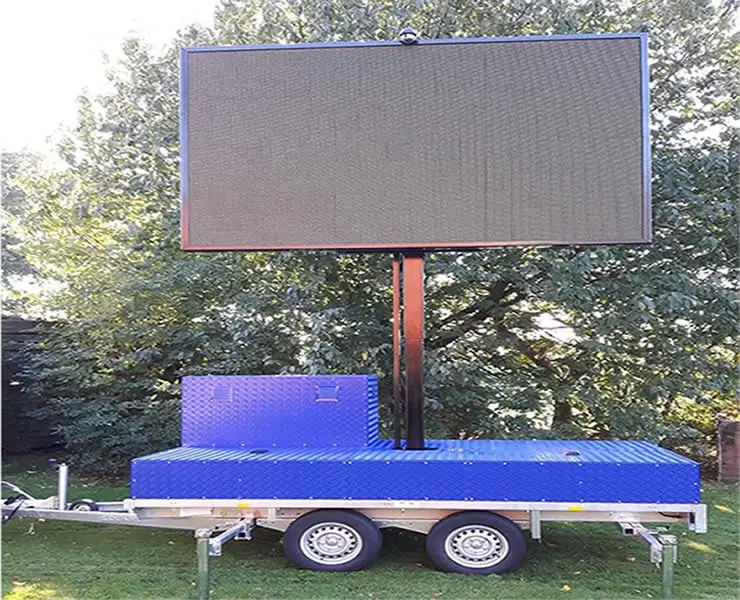 Màn hình hiển thị LED trên xe tải: Ứng dụng quảng cáo cho các thương hiệu trạm xăng